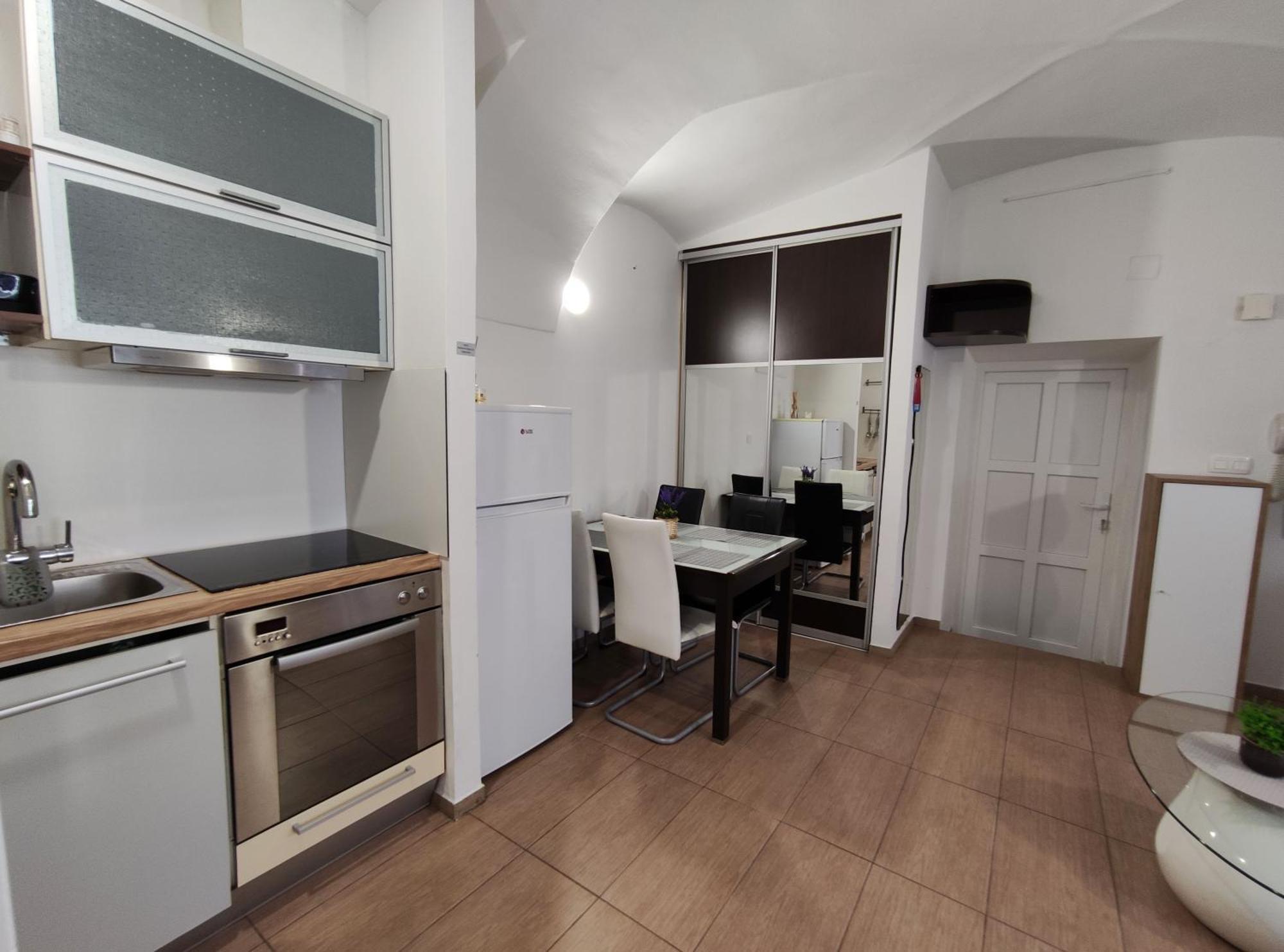 Studio Apartment Sisters 3-4 Liubliana Exterior foto